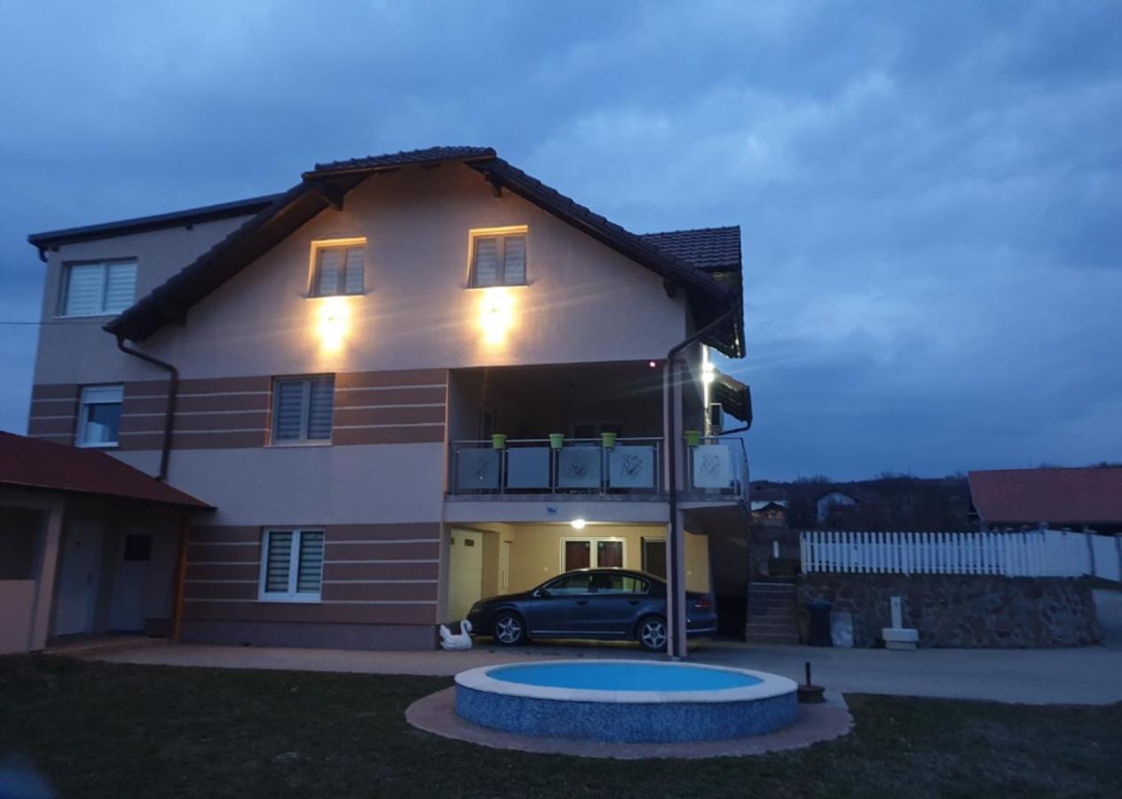 Apartmani Apolon Vrdnik Bagian luar foto