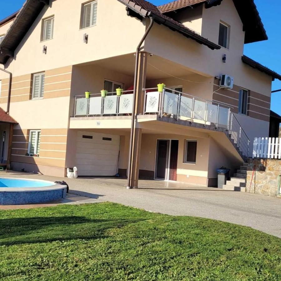 Apartmani Apolon Vrdnik Bagian luar foto