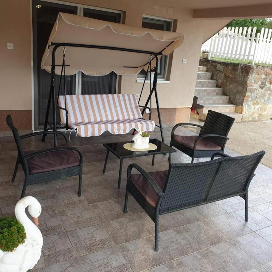Apartmani Apolon Vrdnik Bagian luar foto
