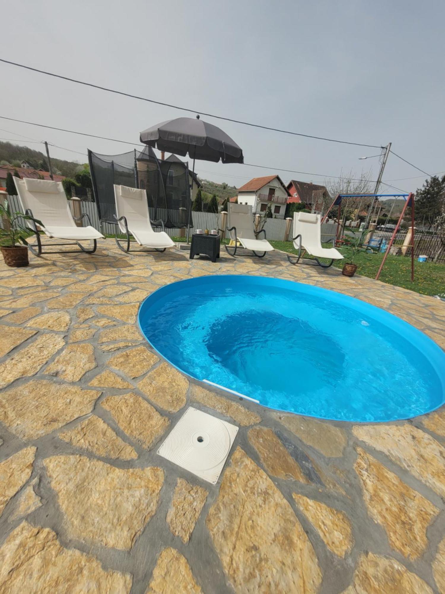 Apartmani Apolon Vrdnik Bagian luar foto